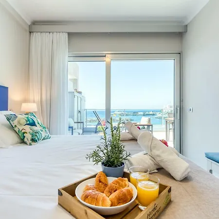 Amarre * פוארטו דה מוגן